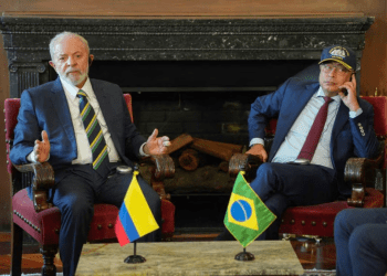 Petro y Lula proponen plebiscito que garantice pacto democrático en Venezuela 
