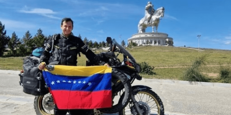 Echeto siempre lleva a Venezuela en cada uno de sus viajes. Sueña con recorrer su país natal.