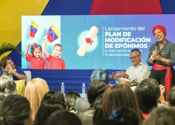Ministra de Educación anunció el cambio de nombres de más de 6 mil planteles en todo el país (+ Videos)