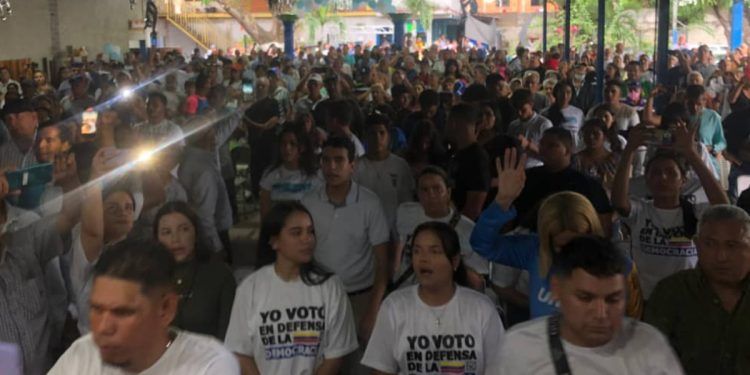 Valencia: Maquinaria de Acción democrática, se organiza para cuidar el voto de Edmundo González