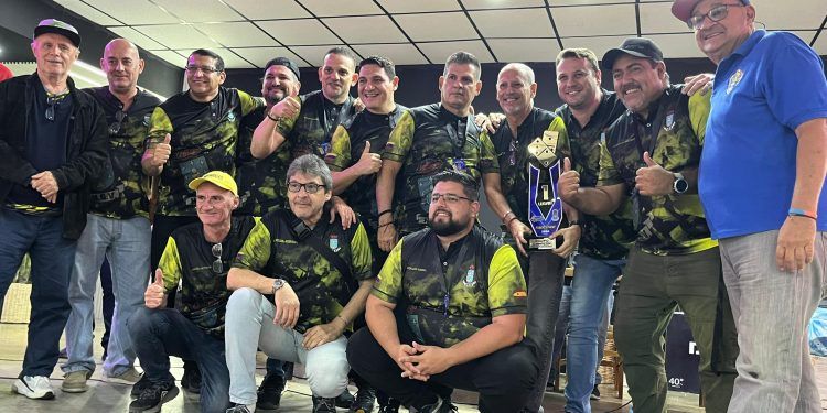 Equipo campeón Hermadad Gallega de Valencia foto: Rafael Vásquez