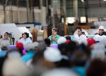 Nicolás Maduro: «las mujeres cumplen un rol activo en los procesos de construcción de la paz»