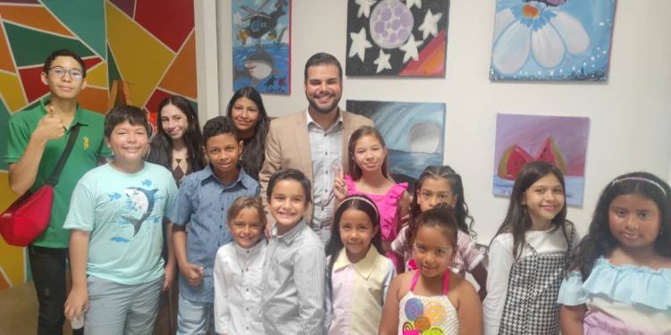 Barquisimeto: Exposición «Estrellas en Ascenso» de la Academia Alberto Sulbaran, mostró lo mejor del arte infantil y juvenil