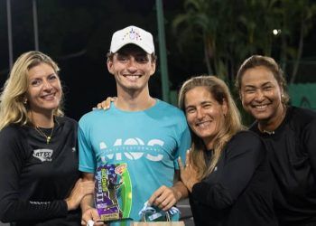 Santi Flores campeón de 2da categoría con Ana María Landaeta, María Crexell y Olyser Moncada de la ATEC. Imágen: @isracapture