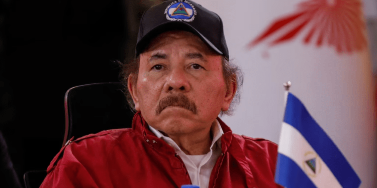 ARCHIVO - El presidente de Nicaragua, Daniel Ortega, asiste a la cumbre del Alba, en Caracas, Venezuela, el 24 de abril de 2024.