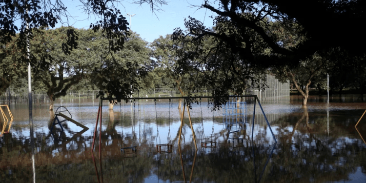 Brasil: Aumentan las necesidades de los desplazados por las fuertes inundaciones