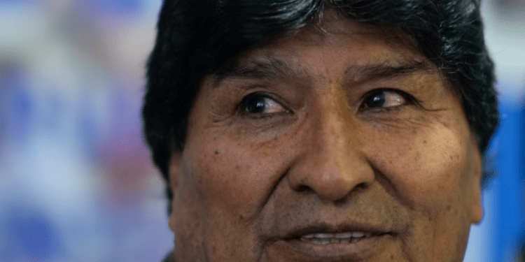 ARCHIVO - Evo Morales, expresidente y actual presidente del partido MAS, da una conferencia de prensa en La Paz, Bolivia, el 11 de abril de 2024.