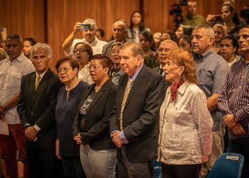Edmundo González asistió al acto de educadores “Una clase para el futuro”