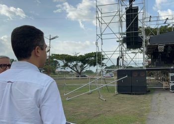 Carabobo: Alcalde de San Diego supervisó la instalación de tarima y sonido para el concierto de Oscarcito y Briella