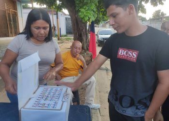 Carabobo: Vecinos de Tocuyito se familiarizan con el tarjetón electoral del 28Jul