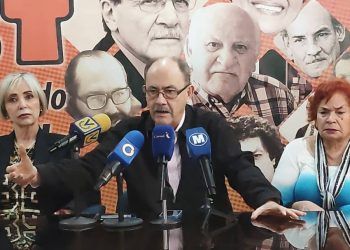 Felipe Mujica: El gobierno está contra la pared y derrotado electoralmente