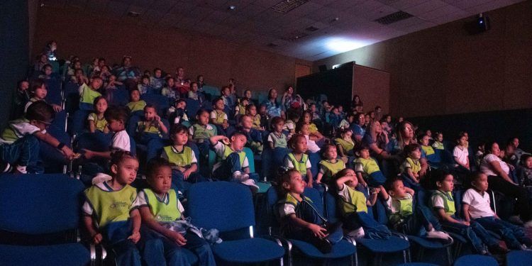 Carabobo: Niños de San Diego disfrutaron del Cine Foro Infantil en el auditorio de la alcaldía
