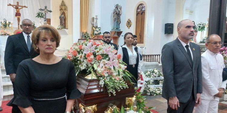 Zulia: Parlamento le ofreció un último adiós a Monseñor Roberto Lückert (+ Imágenes)