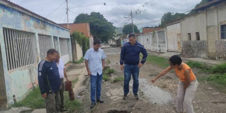 Vecinos del sector 1ero de mayo en Guacara, denuncian obras inconclusas de Hidrocentro