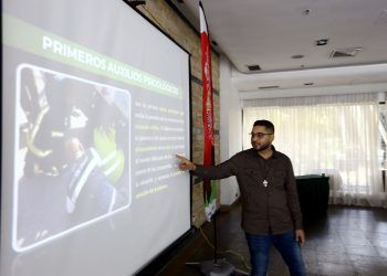 Periodistas se actualizaron sobre primeros auxilios médicos y psicológicos durante coberturas