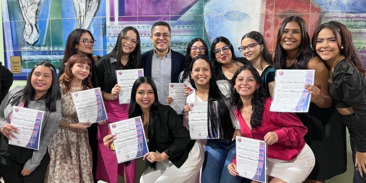 Alcaldía de San Diego – UJAP certificaron a asistentes técnicos con el Programa “Apoyo a la Comunidad”