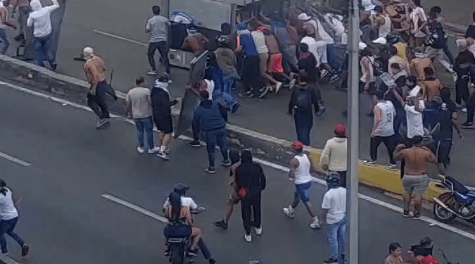 Protestas en las calles de Caracas y en el interior del país (imágenes + Videos)