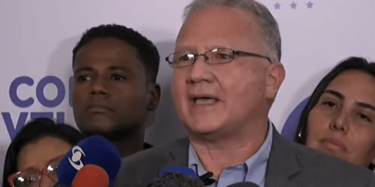 Comando opositor denuncia “patrón” para frenar transmisión de actas y retirar a sus testigos en varios centros (Video)