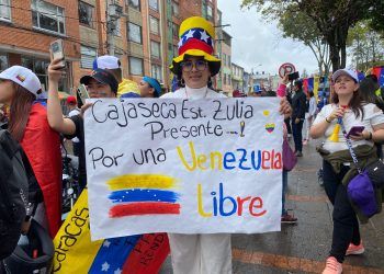 Venezolanos en Colombia votan masivamente desde temprano en las elecciones presidenciales (Imágenes + Video)