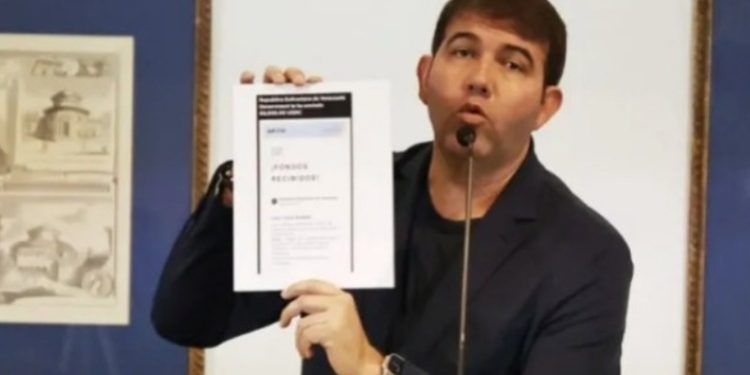Excandidato de AD Carlos Prosperi anunció su respaldo a Nicolás Maduro (+ Video)