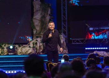 Bertucci realizó encuentro con jóvenes en Valencia