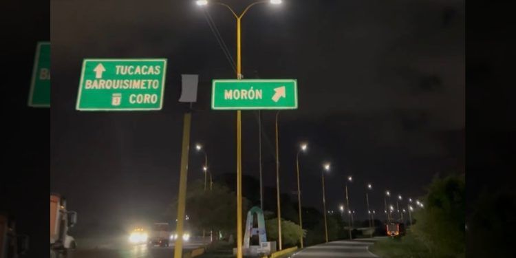 Gobierno Bolivariano materializa iluminación de la entrada del municipio Juan José Mora