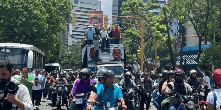 La líder opositora venezolana, María Corina Machado, llegó a la manifestación convocada para este sábado, 17 de agosto de 2024, en Caracas.