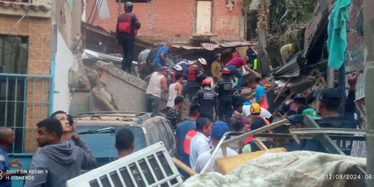 Caracas: Explosión por bombona de gas en Petare arroja al menos 7 fallecidos, 23 heridos y viviendas colapsadas (+ Videos)