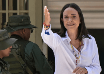 María Corina Machado: Maduro recibirá «salvoconductos» para dejar poder en Venezuela, garantiza
