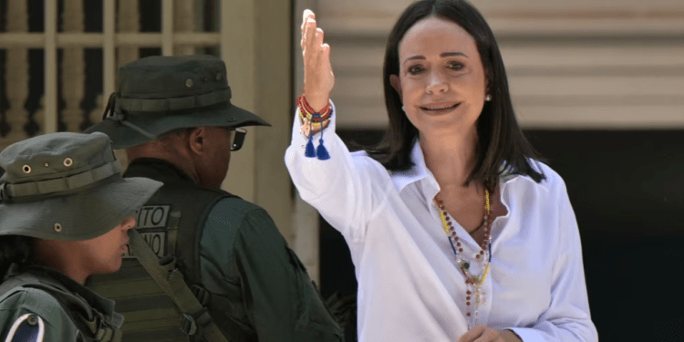 María Corina Machado: Maduro recibirá «salvoconductos» para dejar poder en Venezuela, garantiza