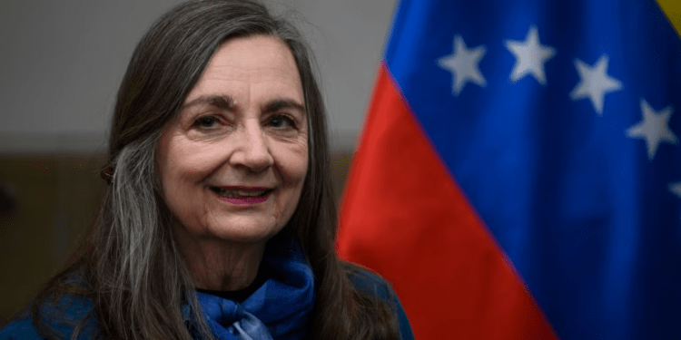 Jennie Lincoln, jefa de la misión de observación electoral del Centro Carter, se reúne con autoridades del CNE venezolano en Caracas, el 7 de noviembre de 2023.
