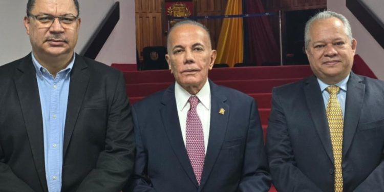 Manuel Rosales, José Luis Cartaya y Simon Calzadilla ante el TSJ