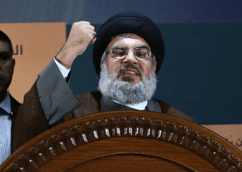 ARCHIVO - El líder de Hezbollah, Hassan Nasrallah, habla durante una manifestación para conmemorar el día de Jerusalén, en el suburbio sur de Beirut, el 2 de agosto de 2013. (Foto AP/Hussein Malla, archivo)