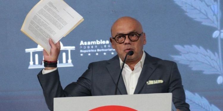 Jorge Rodríguez: «Edmundo González firmó un documento donde acata la sentencia que validó reelección de Nicolás Maduro»