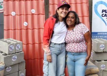 Alcaldía de Puerto Cabello entregó materiales de construcción a familias en Goaigoaza y Bartolomé Salom