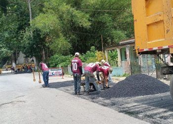 Alcaldía de Puerto Cabello inició labores de asfaltado en el pueblo de Goaigoaza