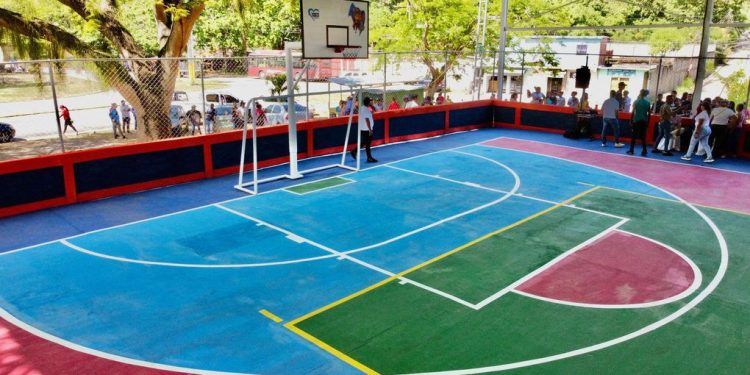Alcaldía de Puerto Cabello reinauguró cancha deportiva del sector El Peaje en la parroquia Democracia