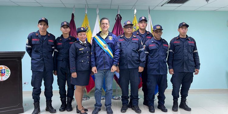 Carabobo: Alcalde León Jurado otorgó ascensos a seis integrantes del Cuerpo de Bomberos de San Diego