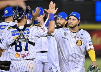 Navegantes del Magallanes se impuso ante Leones 10 por 9 en Valencia