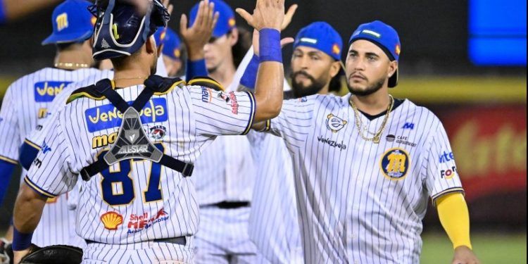 Navegantes del Magallanes se impuso ante Leones 10 por 9 en Valencia