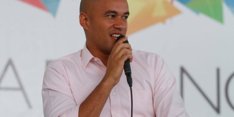 Héctor Rodríguez a los jubilados: «Regresen a dar clases en Venezuela», pidió el Ministro de Educación