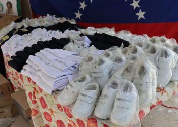 Puerto Cabello tuvo un inicio exitoso del año escolar 2024-2025 con entrega de uniformes y zapatos