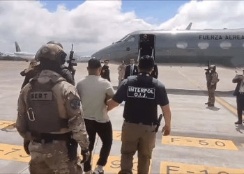 Maikel Villegas Rodríguez, presunto asesino de Ronald Ojeda en Chile, es extraditado de vuelta a este país desde Costa Rica este martes 19 de noviembre