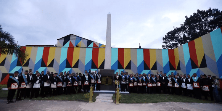 Carabobo: Develan Monumento conmemorativo por los 200 años de la Masonería en Venezuela