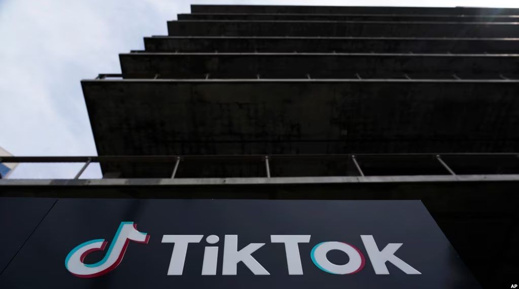 ARCHIVO - Esta fotografía del 17 de marzo de 2023 muestra el edificio de TikTok Inc. en Culver City, California