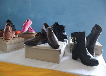 Puerto Cabello inició entrega de zapatos para personas vulnerables de las bases de misiones