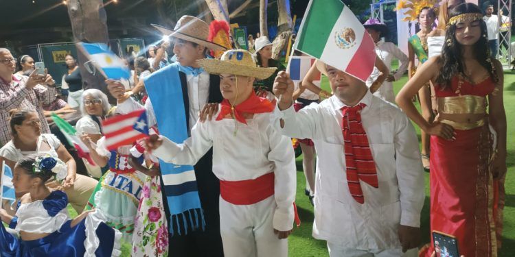 Niños Down y TEA derrocharon talento en desfile de moda inclusivo en Puerto Cabello