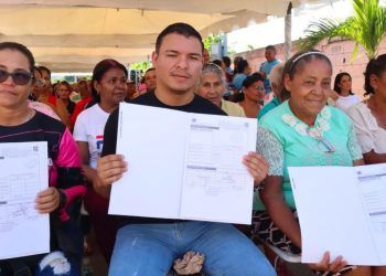 Entregados 86 títulos de tierra a habitantes de El Libertador en Puerto Cabello