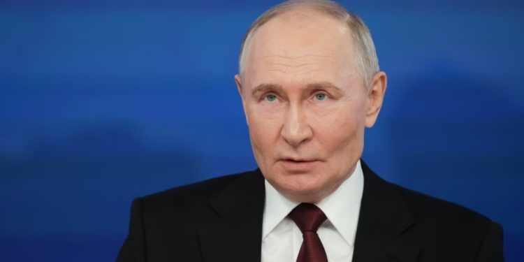El presidente ruso, Vladimir Putin, habla durante su conferencia de prensa anual televisada de fin de año y su llamada telefónica celebrada en Moscú, Rusia, el 19 de diciembre de 2024.