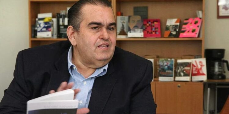 Imagen sin fecha publicada el 8 de enero de 2025 por la ONG Espacio Público muestra a su director, el periodista Carlos Correa.